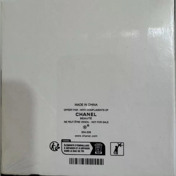 Chanel Padlock Lock and Key Set - New 💯% Authentic!! - Picture 4 of 5